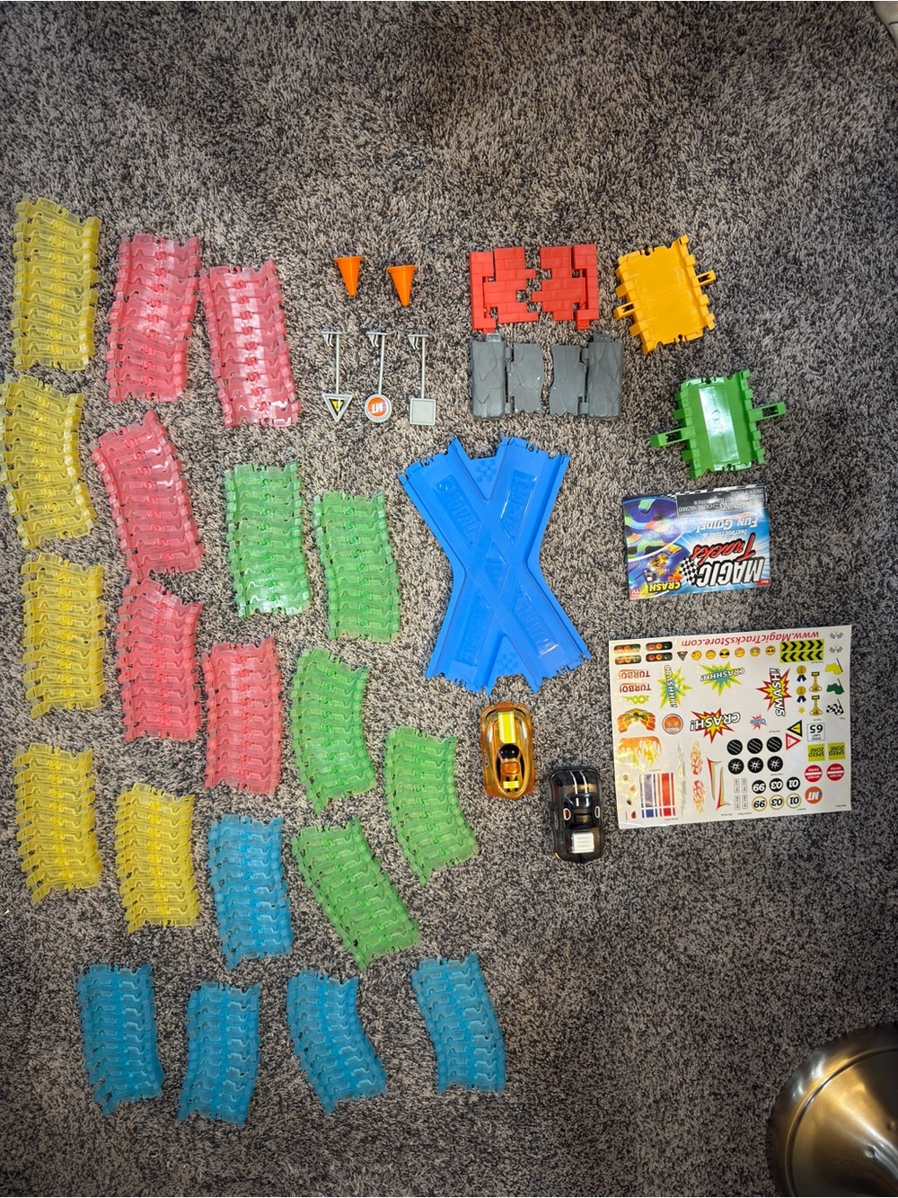 As Seen On TV Magic Tracks Glow Crash Set - Blue, Green, Yellow, Pink - Picture 6 of 10